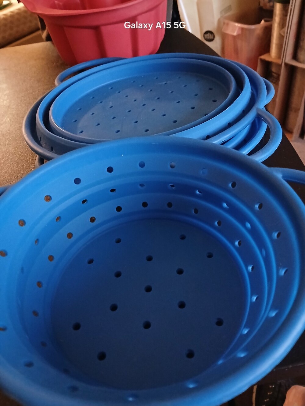 Set Of Colanders - Picture 2 of 2